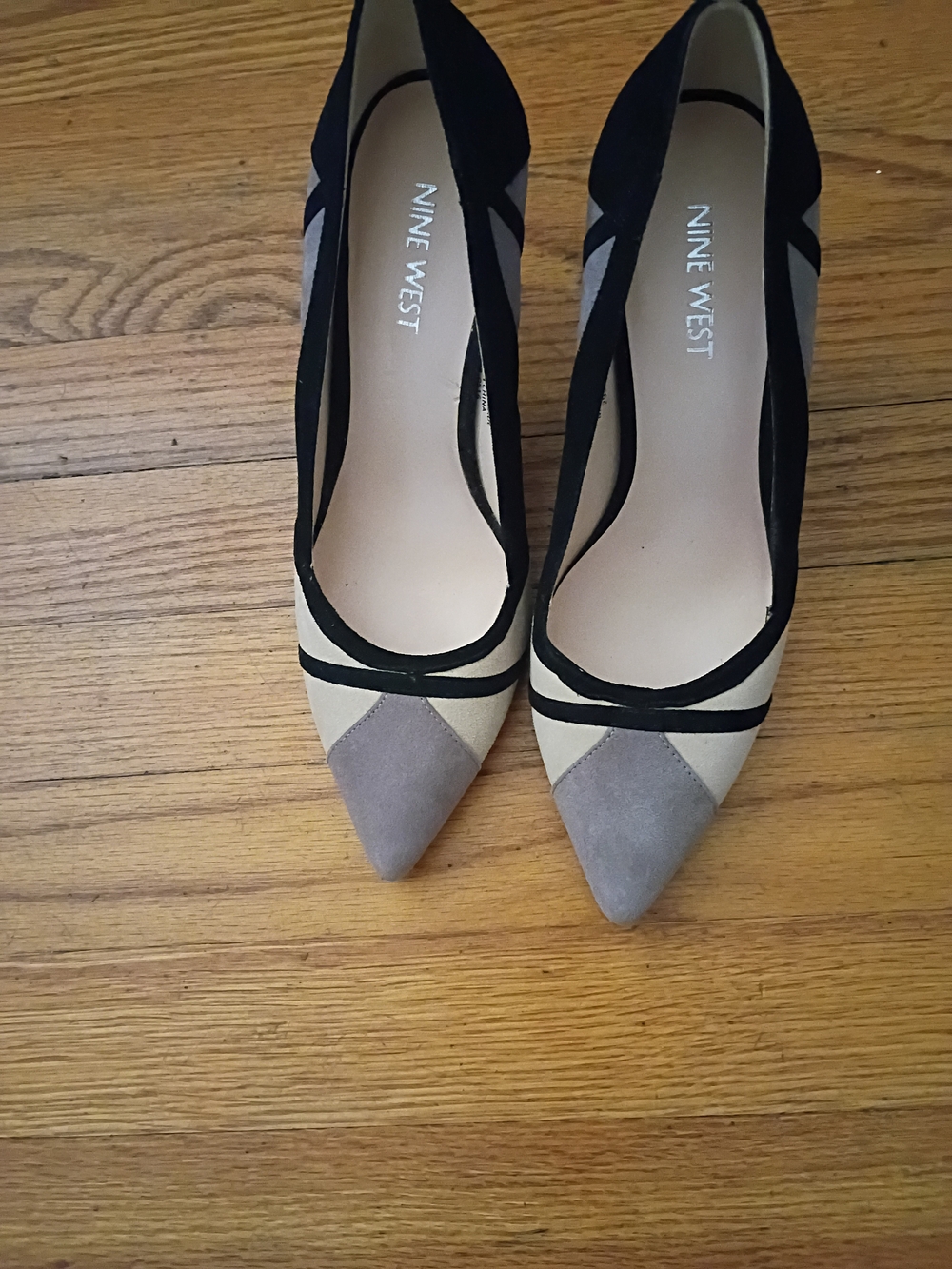 Nine West Two-Tone Pointed Toe Heels in Black and Taupe Size 7